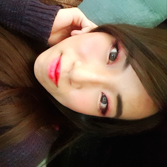 Meet your Posher, Kacey - Picture 1 of 4